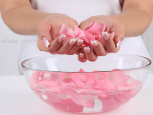 Какова польза розовой воды для лица