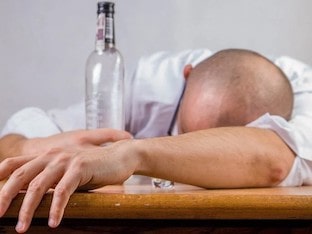 Как действовать при отравлении алкоголем? Что делать